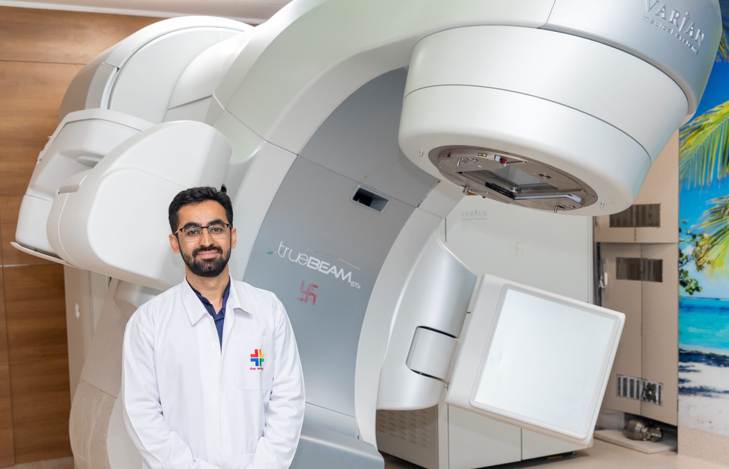 Dr Neeraj Dhingra, experienced radiation oncologist treating cancer patients in Pune